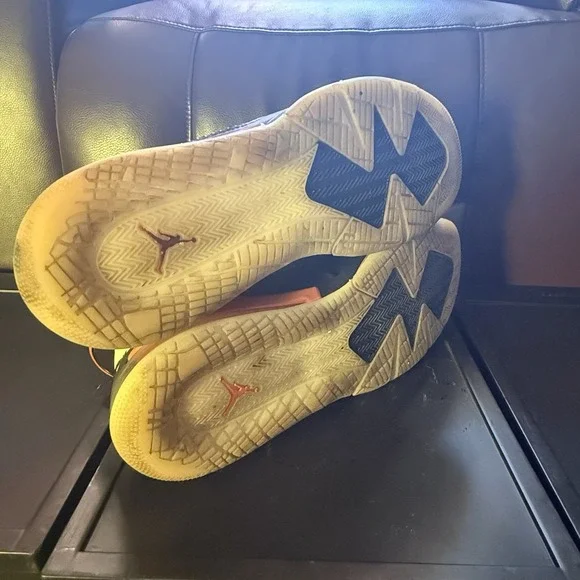 Nike Jordan Max Aura CD7070-108 Black White Total Orange Men's Size 13 - Picture 6 of 10